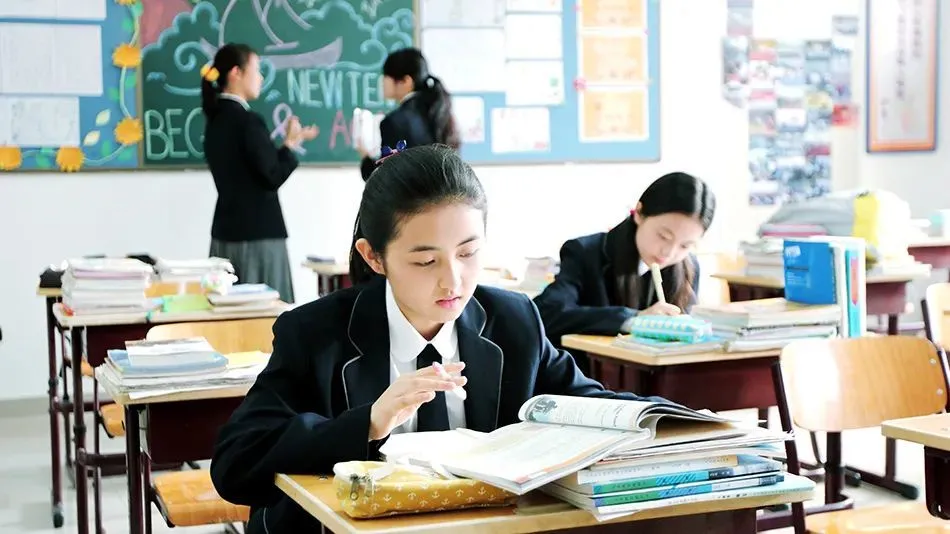 学生禁玩手机,催生地下市场