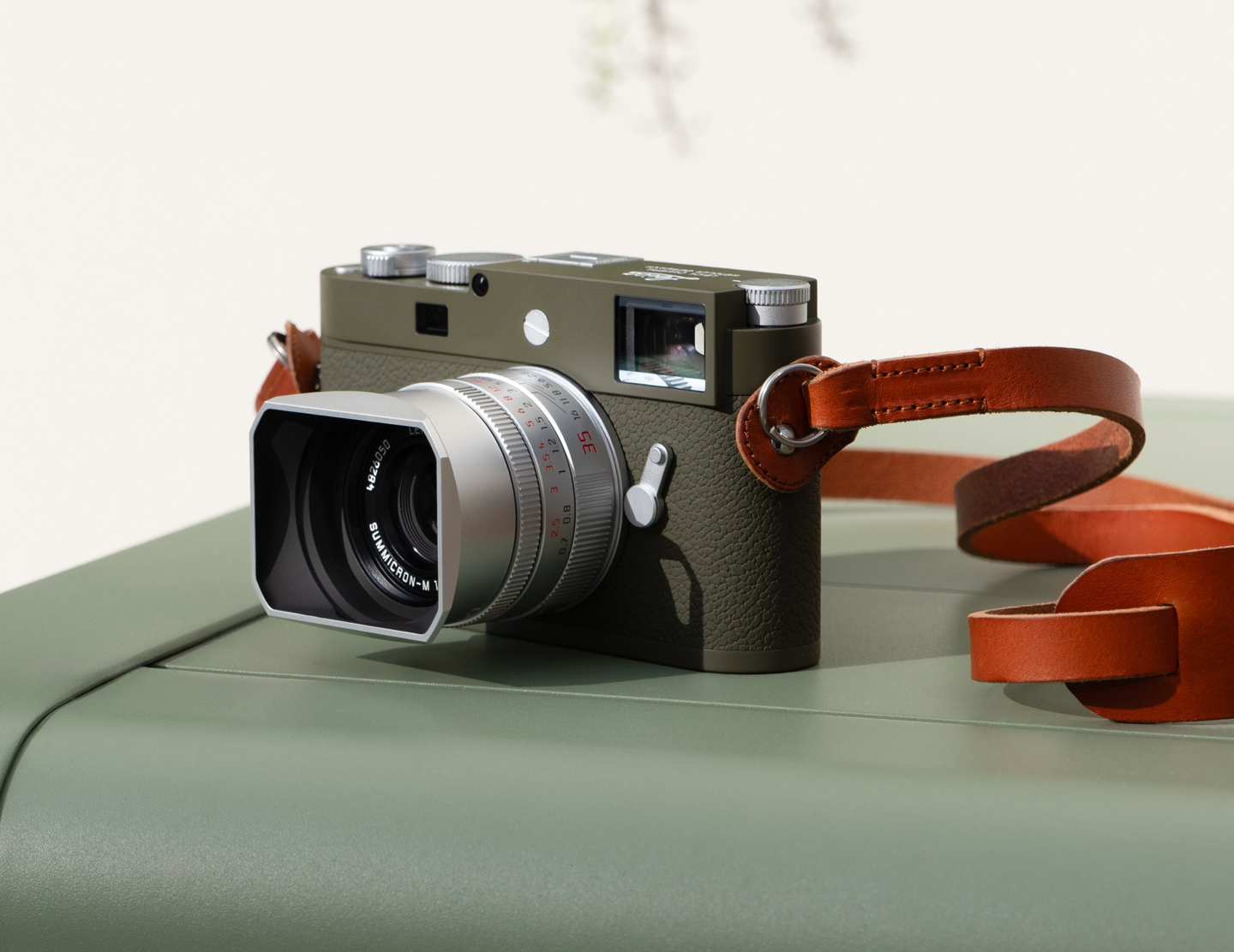 徕卡发布 M11-P Safari 特别版相机:橄榄绿人造革外皮包覆